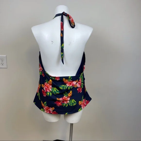 Jacquelyn Smith Plus Size Bathing Suit Top Only - Picture 4 of 4